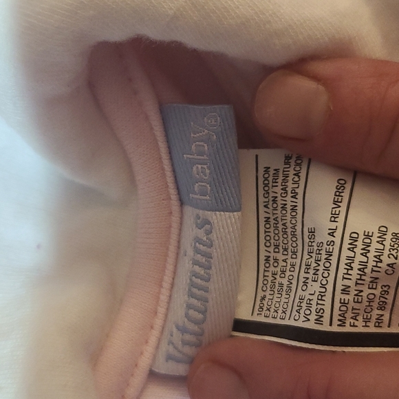 Bundle Of 2 preemie Baby Girl Clothes. - Picture 6 of 10